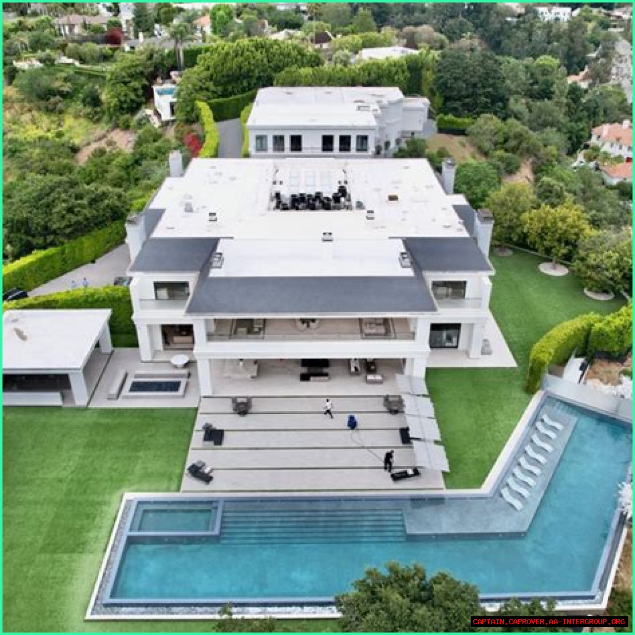 Exploring The Glamorous Life: Ben Affleck And Jennifer Lopez's Home