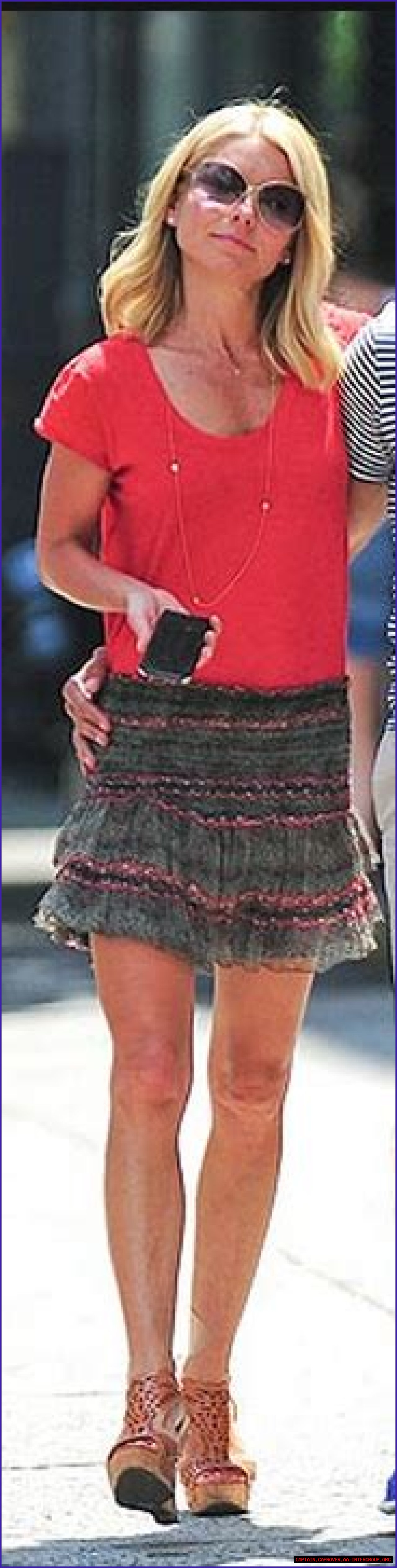 Kelly Ripa's Short Skirt: A Fashion Icon On Display